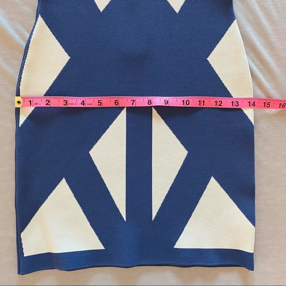 BCBGMaxAzaria | Evinna Geometric Bodycon Dress - Blue / White | Size XXS - Picture 13 of 14